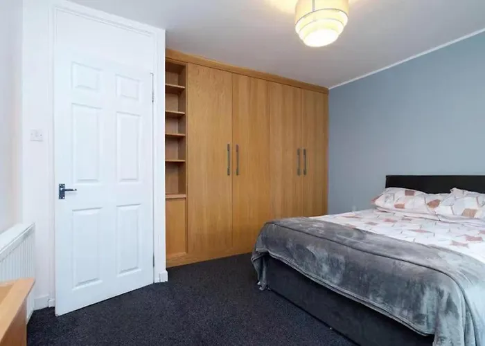 Light-Luxury Flat